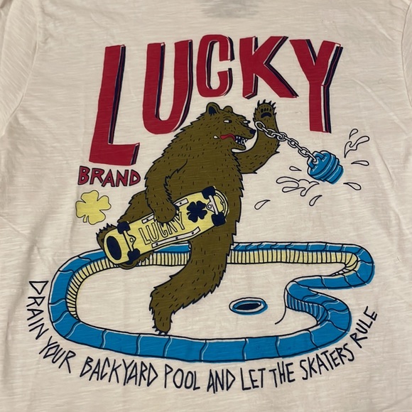 Skater tee 🛹 size Large - Picture 3 of 5